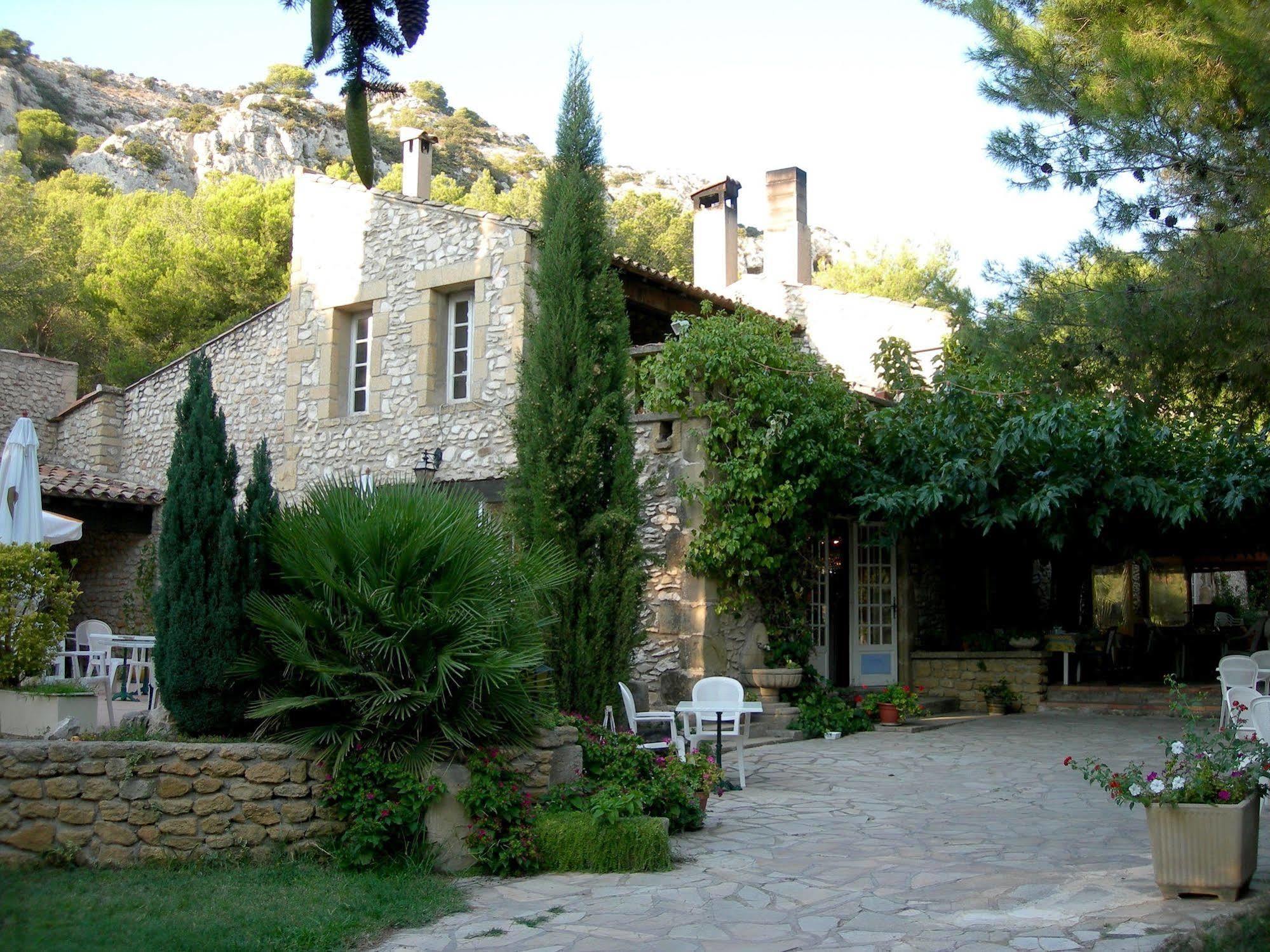 Best Western Domaine de Roquerousse Salon-de-Provence Exterior foto
