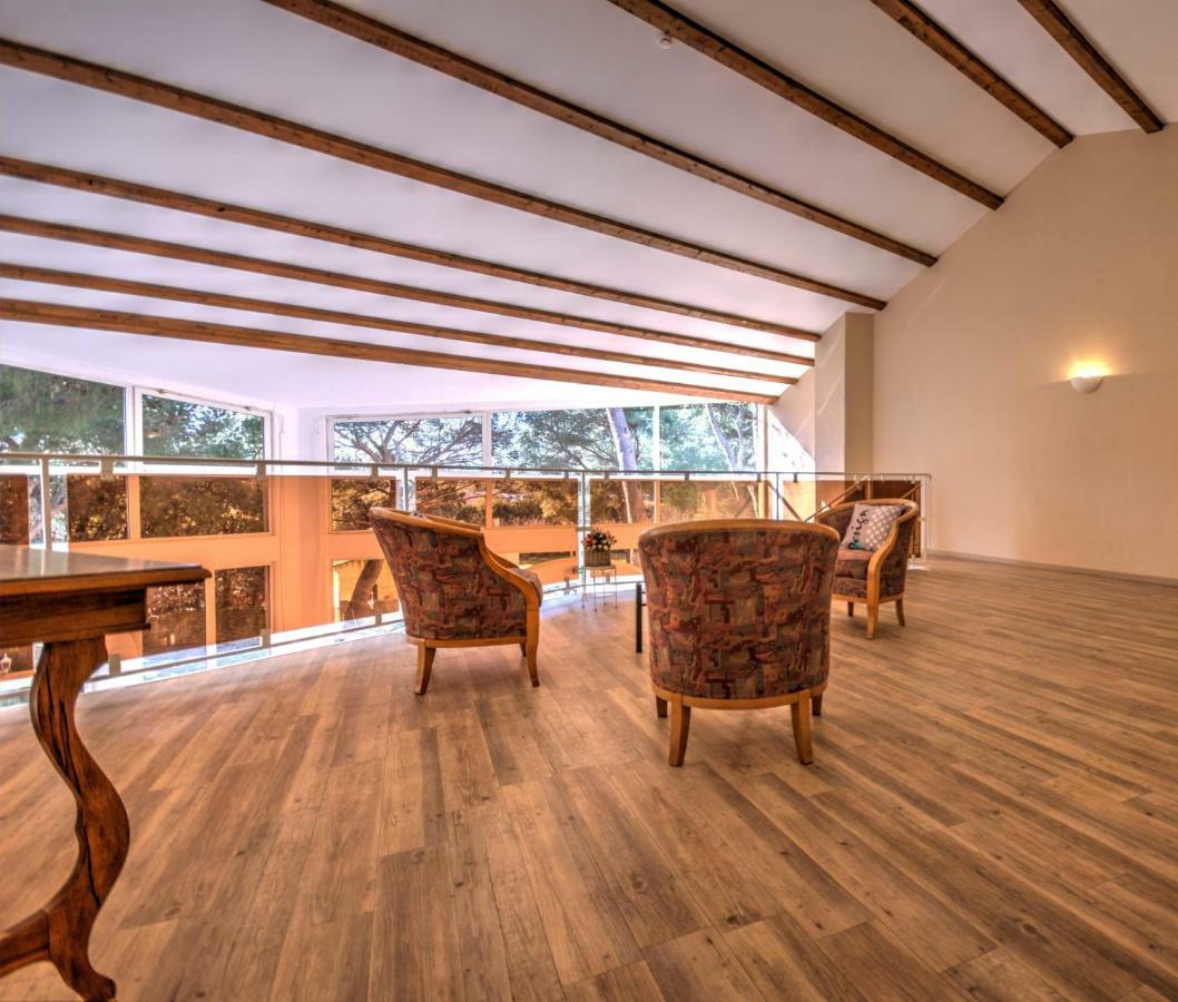 Best Western Domaine de Roquerousse Salon-de-Provence Exterior foto
